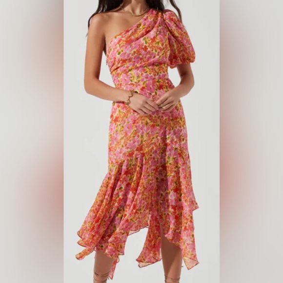Astr Dresses & Skirts - Astr Pink and Orange One-Shoulder Dress